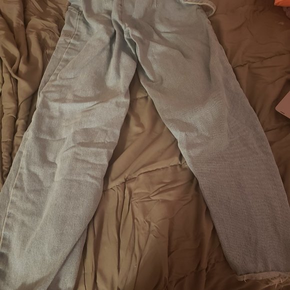 clothes - Picture 4 of 16